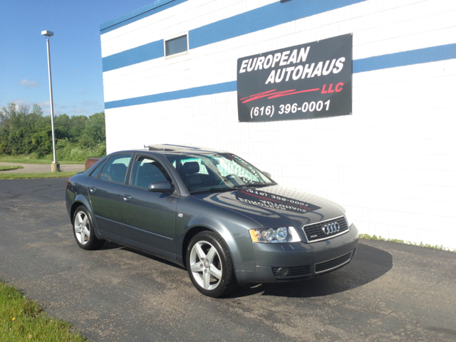 Audi A4 2005 photo 2