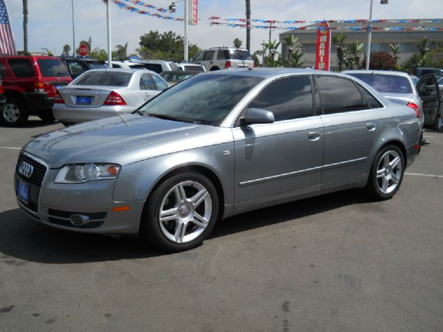 Audi A4 2005 photo 2