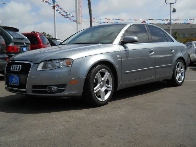 Audi A4 2005 photo 4