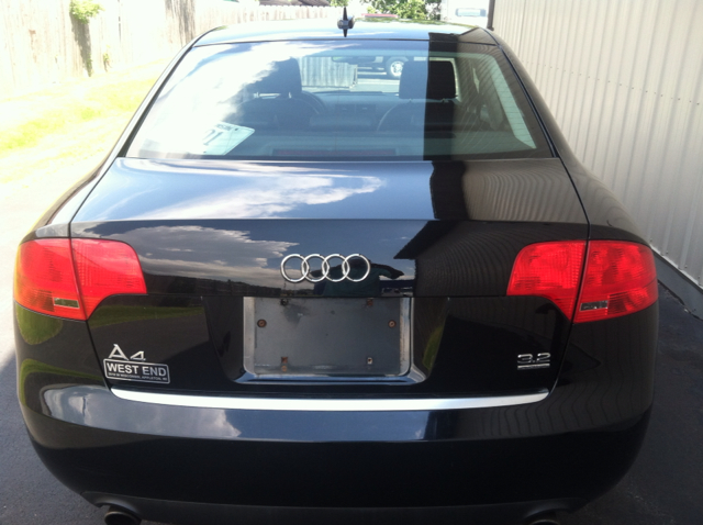 Audi A4 2006 photo 2