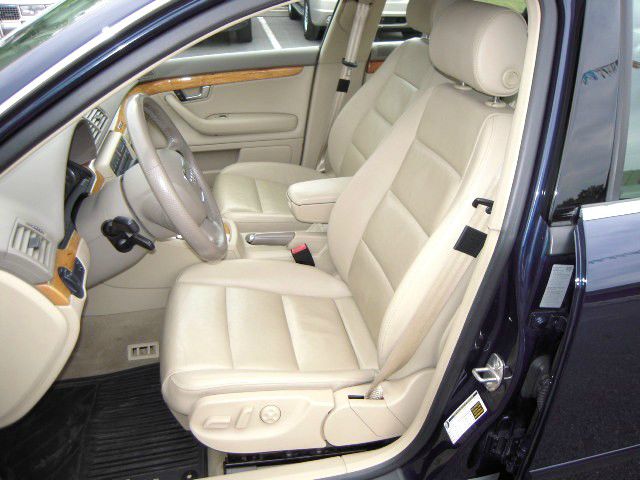 Audi A4 2006 photo 2