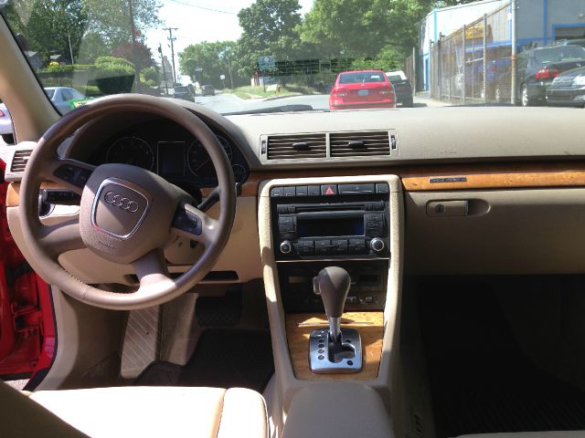 Audi A4 2007 photo 2