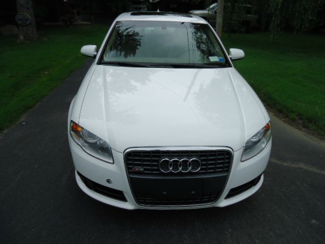 Audi A4 2008 photo 2