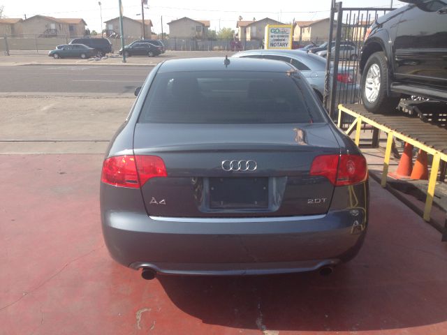 Audi A4 3.0 Quatro AWD Sedan