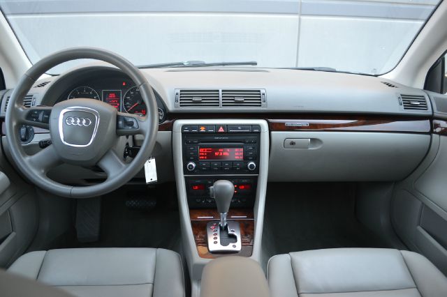 Audi A4 2008 photo 1