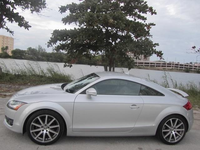 Audi A4 2008 photo 2