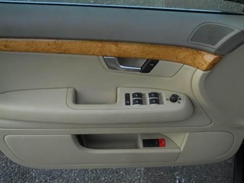 Audi A4 2008 photo 2