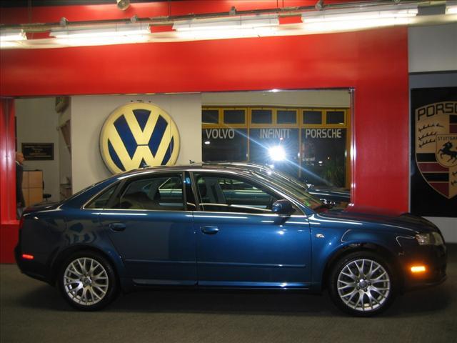 Audi A4 2008 photo 2