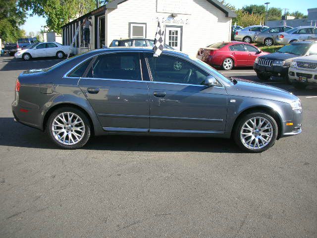 Audi A4 2008 photo 2