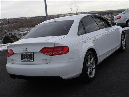 Audi A4 2009 photo 2