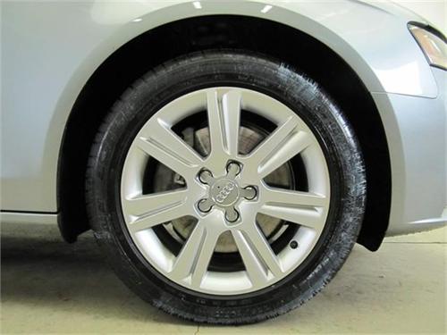 Audi A4 2009 photo 2