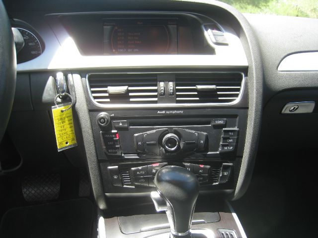 Audi A4 2009 photo 10