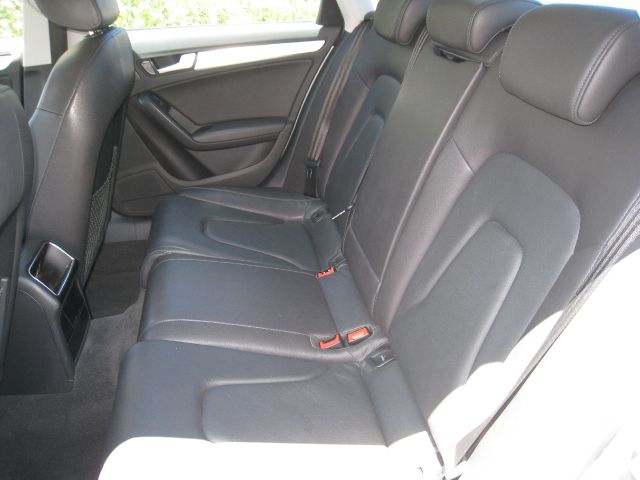 Audi A4 2009 photo 14