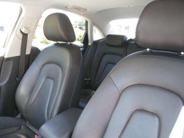 Audi A4 2009 photo 20