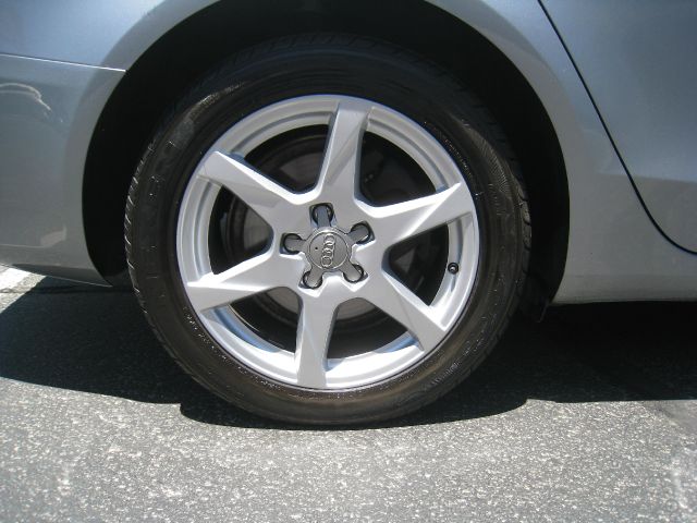 Audi A4 2009 photo 6