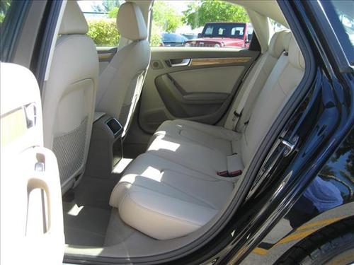 Audi A4 2009 photo 2