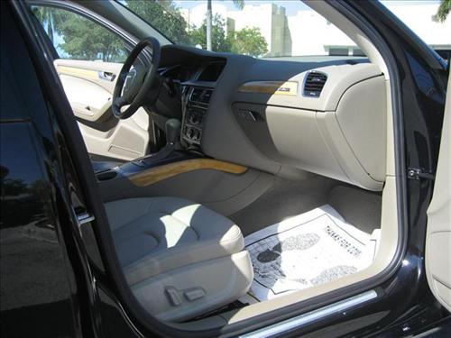 Audi A4 2009 photo 3