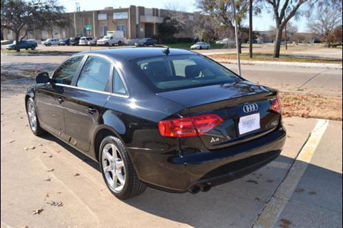 Audi A4 2009 photo 2