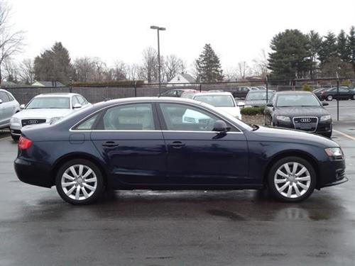 Audi A4 2009 photo 2