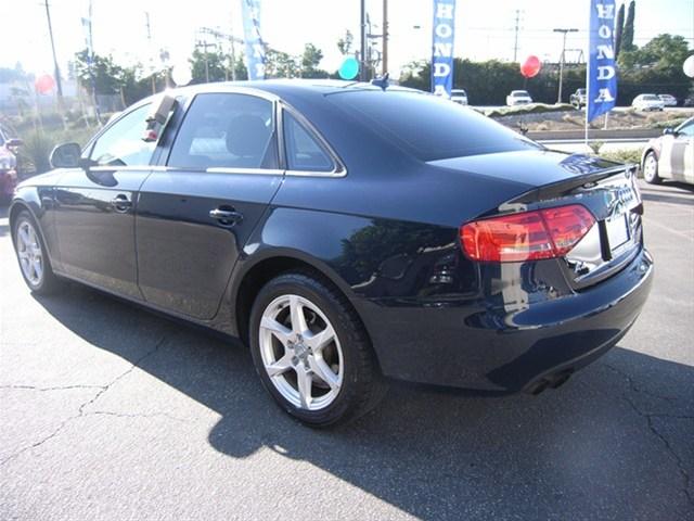 Audi A4 2009 photo 2