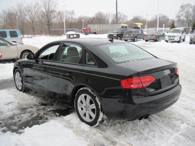 Audi A4 2009 photo 4