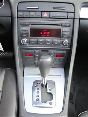 Audi A4 2009 photo 2
