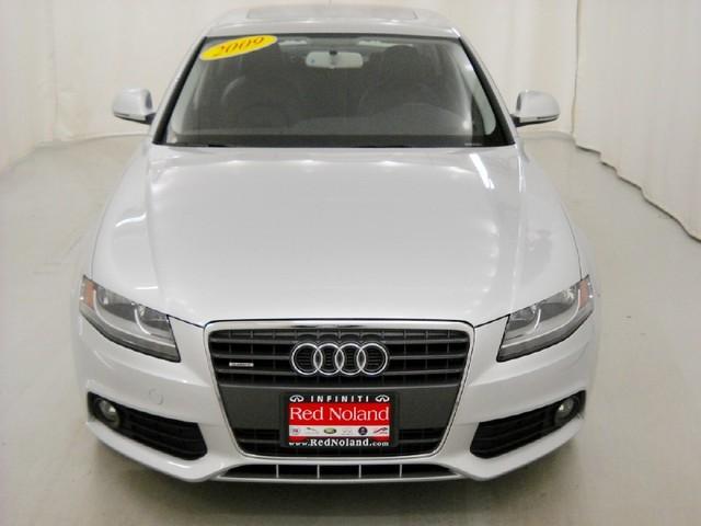 Audi A4 2009 photo 2