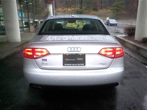 Audi A4 2009 photo 2