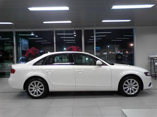 Audi A4 2009 photo 2