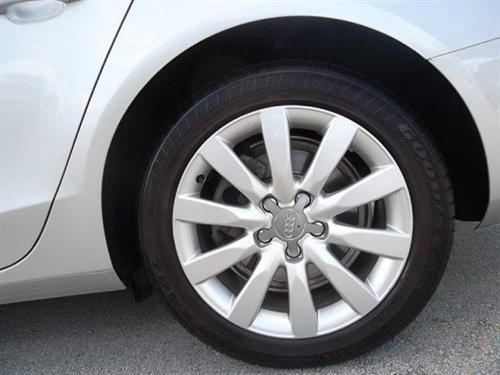 Audi A4 2009 photo 4