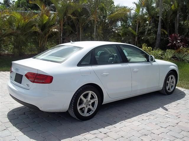 Audi A4 2009 photo 3