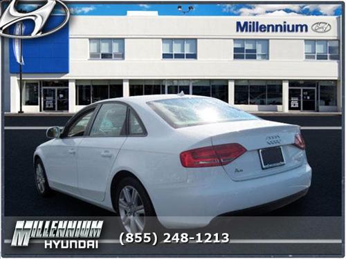 Audi A4 2009 photo 2