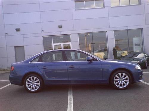 Audi A4 2009 photo 2