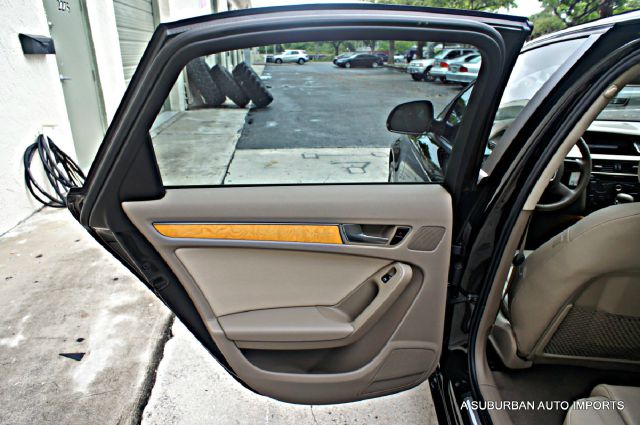 Audi A4 2009 photo 23