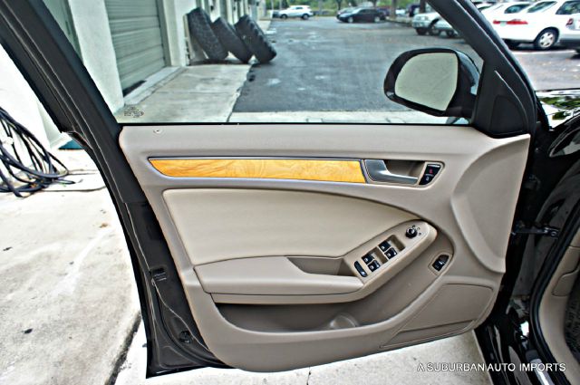 Audi A4 2009 photo 6
