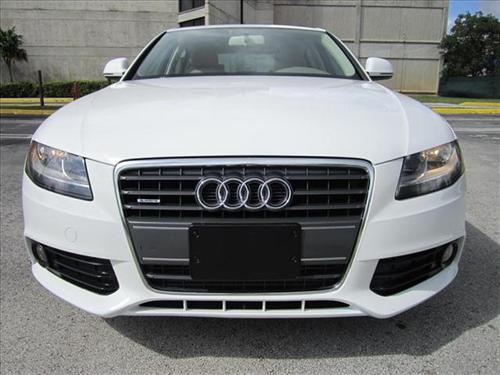 Audi A4 2009 photo 2