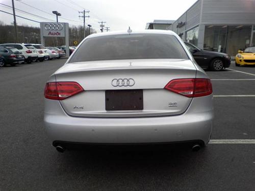 Audi A4 2009 photo 4