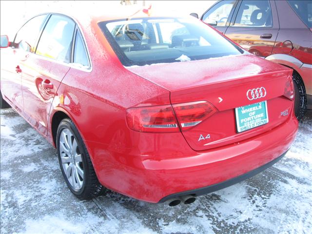 Audi A4 2009 photo 2