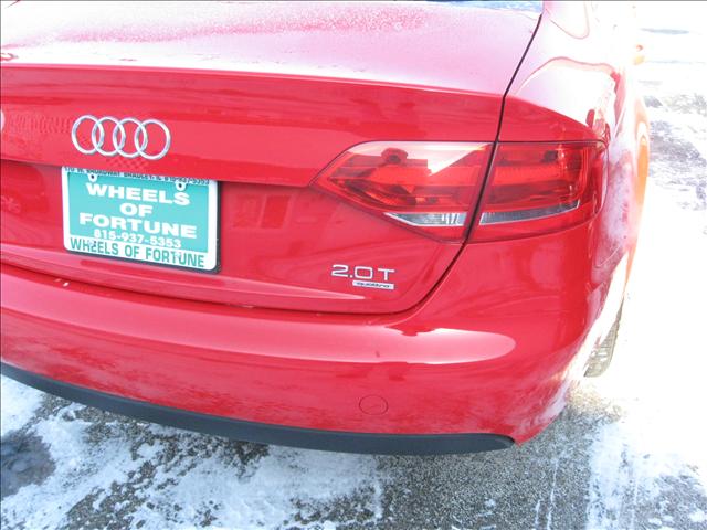 Audi A4 2009 photo 3