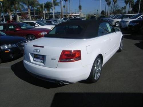 Audi A4 2009 photo 4