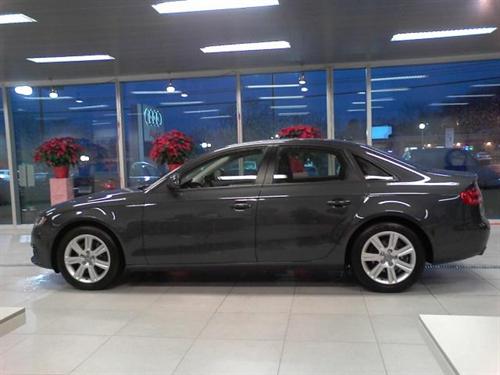 Audi A4 2009 photo 2