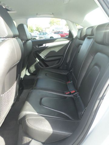 Audi A4 2009 photo 4