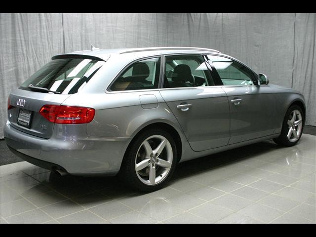 Audi A4 2009 photo 2