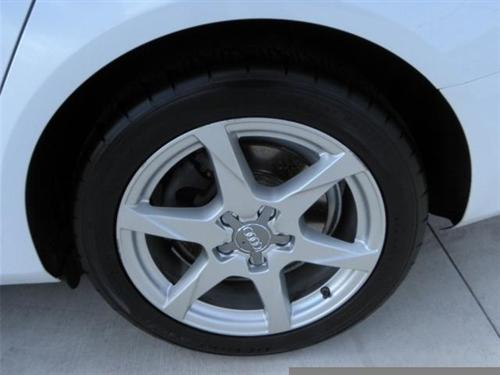 Audi A4 2009 photo 4