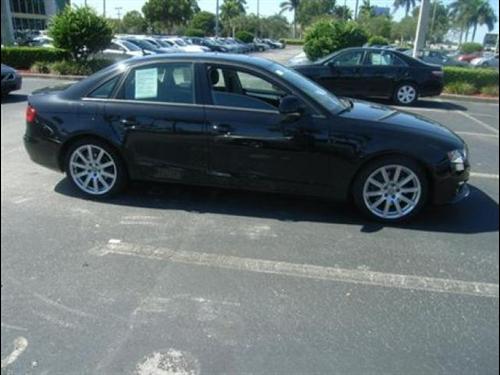 Audi A4 2009 photo 2