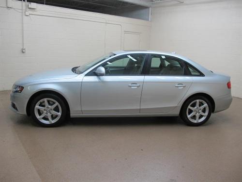 Audi A4 2009 photo 2