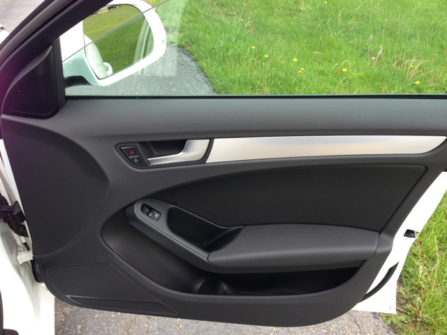 Audi A4 2009 photo 13