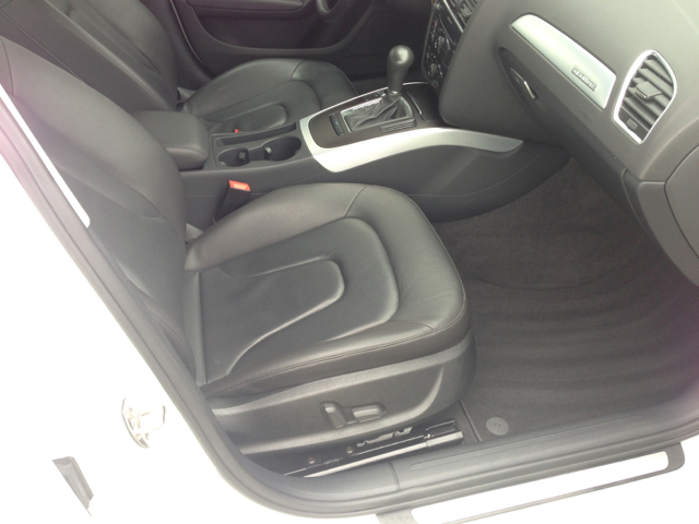 Audi A4 2009 photo 14