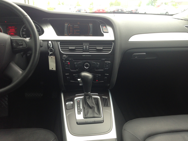 Audi A4 2009 photo 15