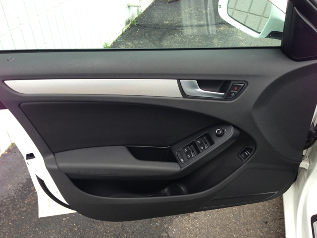 Audi A4 2009 photo 22